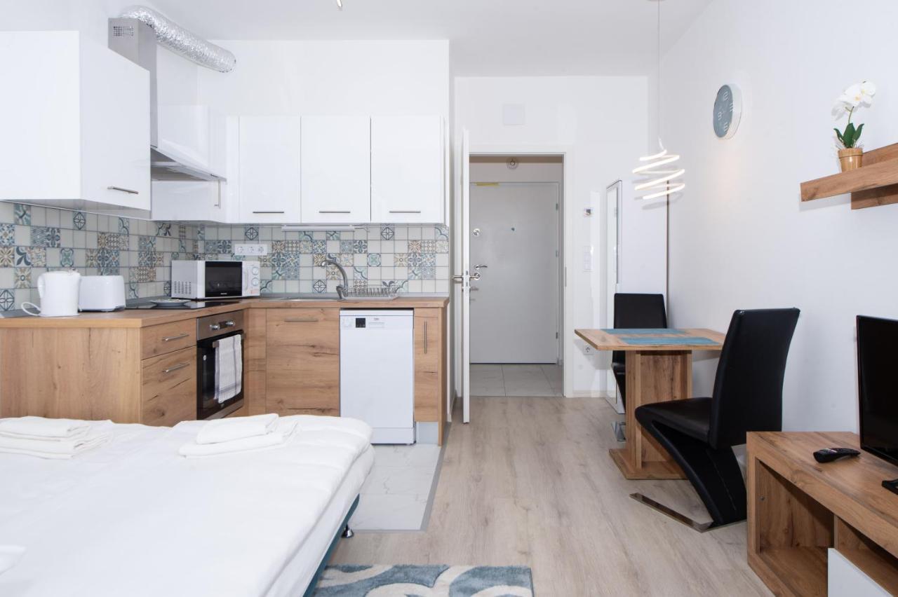 Waterfront City Apartments By Urbanrent Budapest Exterior photo